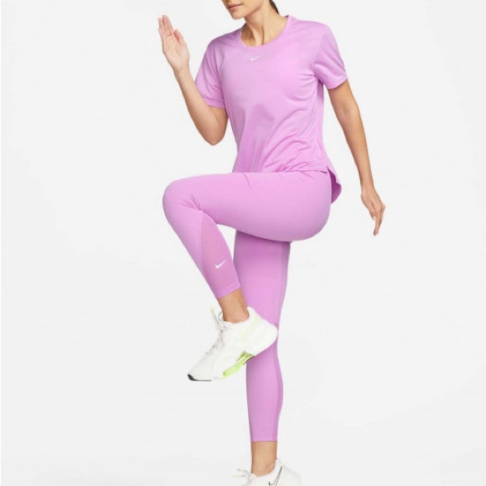 NWOT Nike Women's Core One Women's Leggings